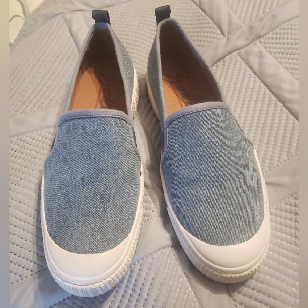 New Slip On Shoes 10****